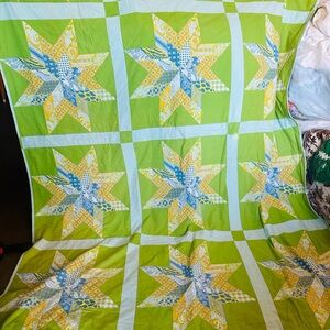 Green and Blue Star Pattern Quilt